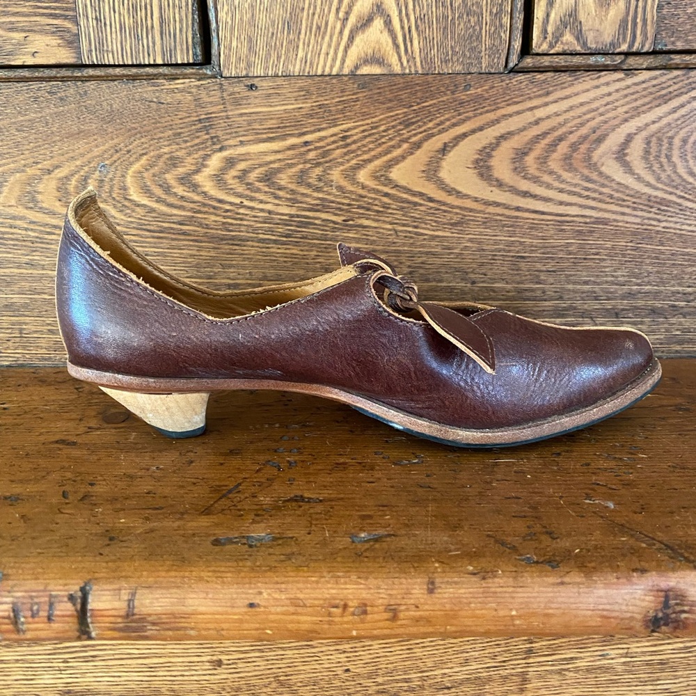 Cydwoq Vintage 37 7 brown leather kitten heel pump bow tie Moroccan slipper - Picture 7 of 16